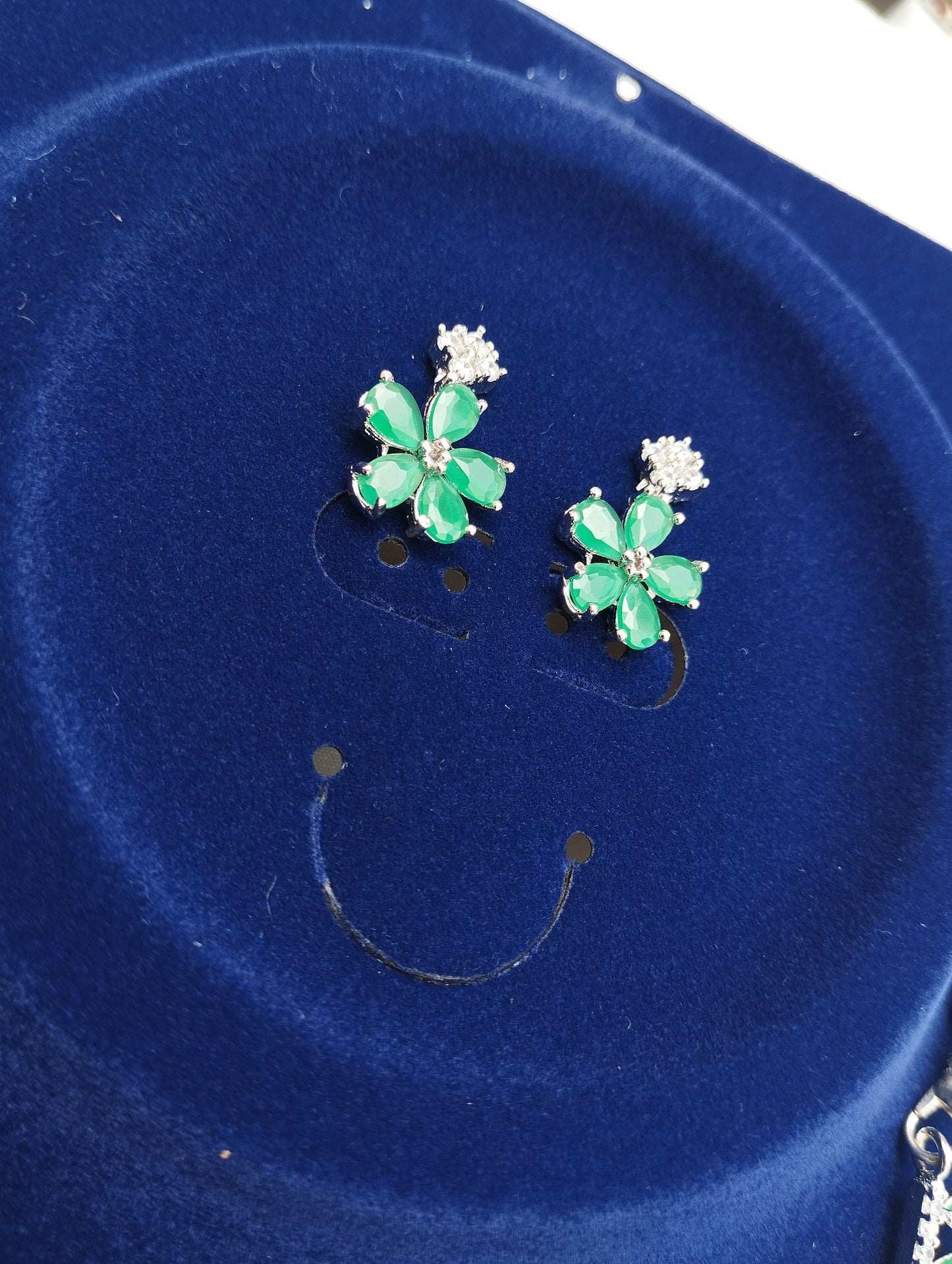 Emerald Teardrop Necklace Set with Earrings
