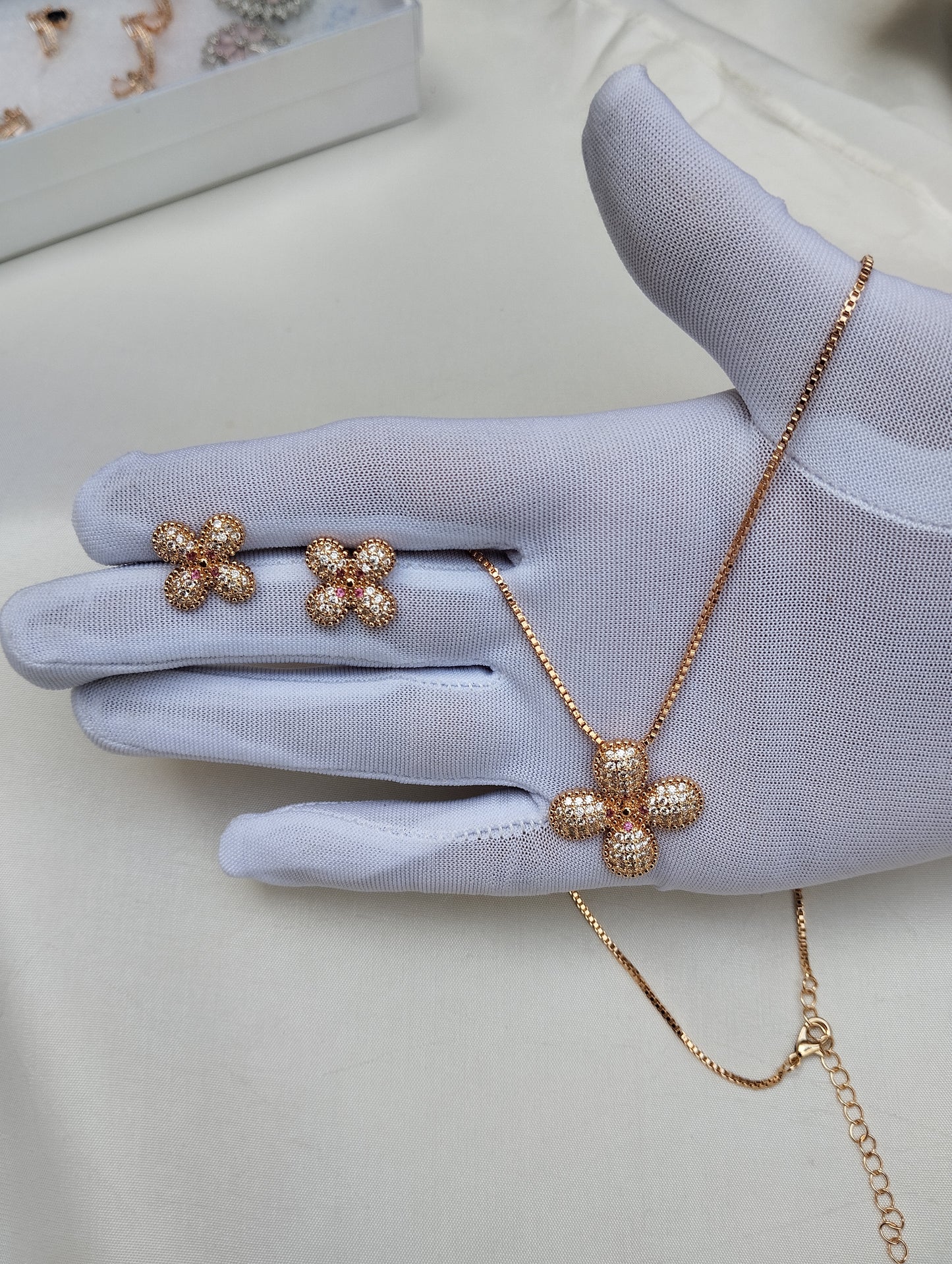 Golden Clover Pink Stone Pendant Set with Earrings