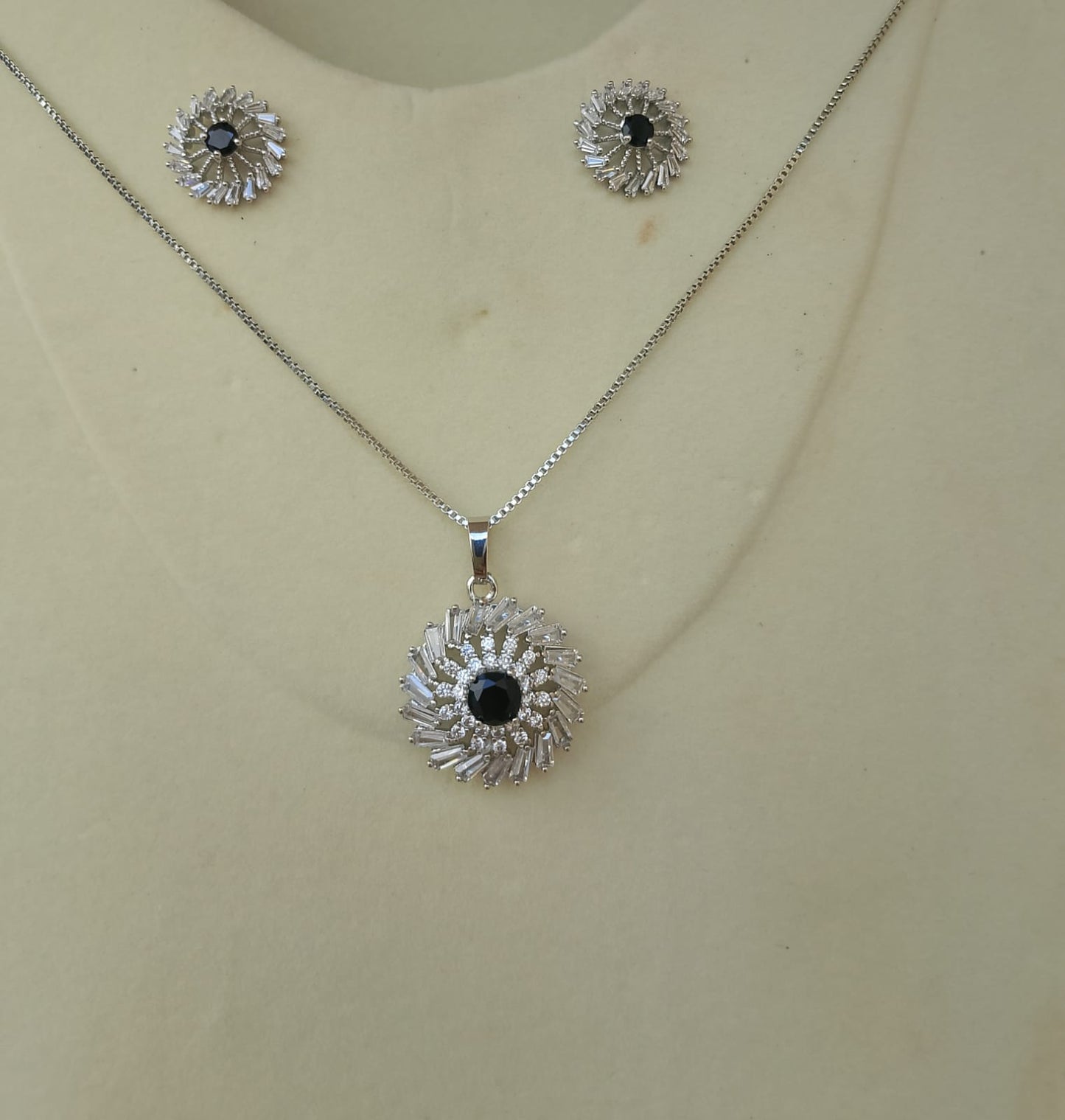 Rose Gold Sunburst Pendant Set with Earrings – Black Stone