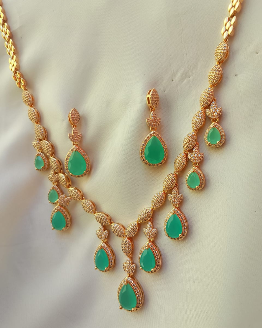 Elegant Crystal Teardrop Necklace Set | Emerald Green