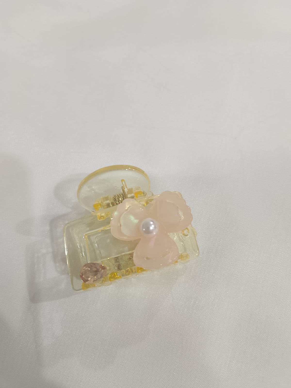 Kawaii Flower Pearl Hair Claw Clips – Mini Acrylic Clutcher Set | 12 Pcs