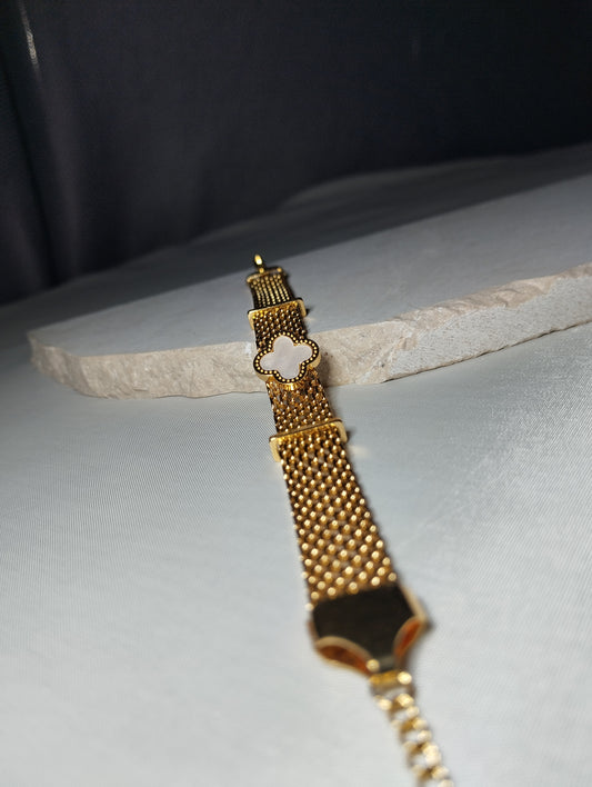 White Mother of Pearl Clover Mesh Bracelet