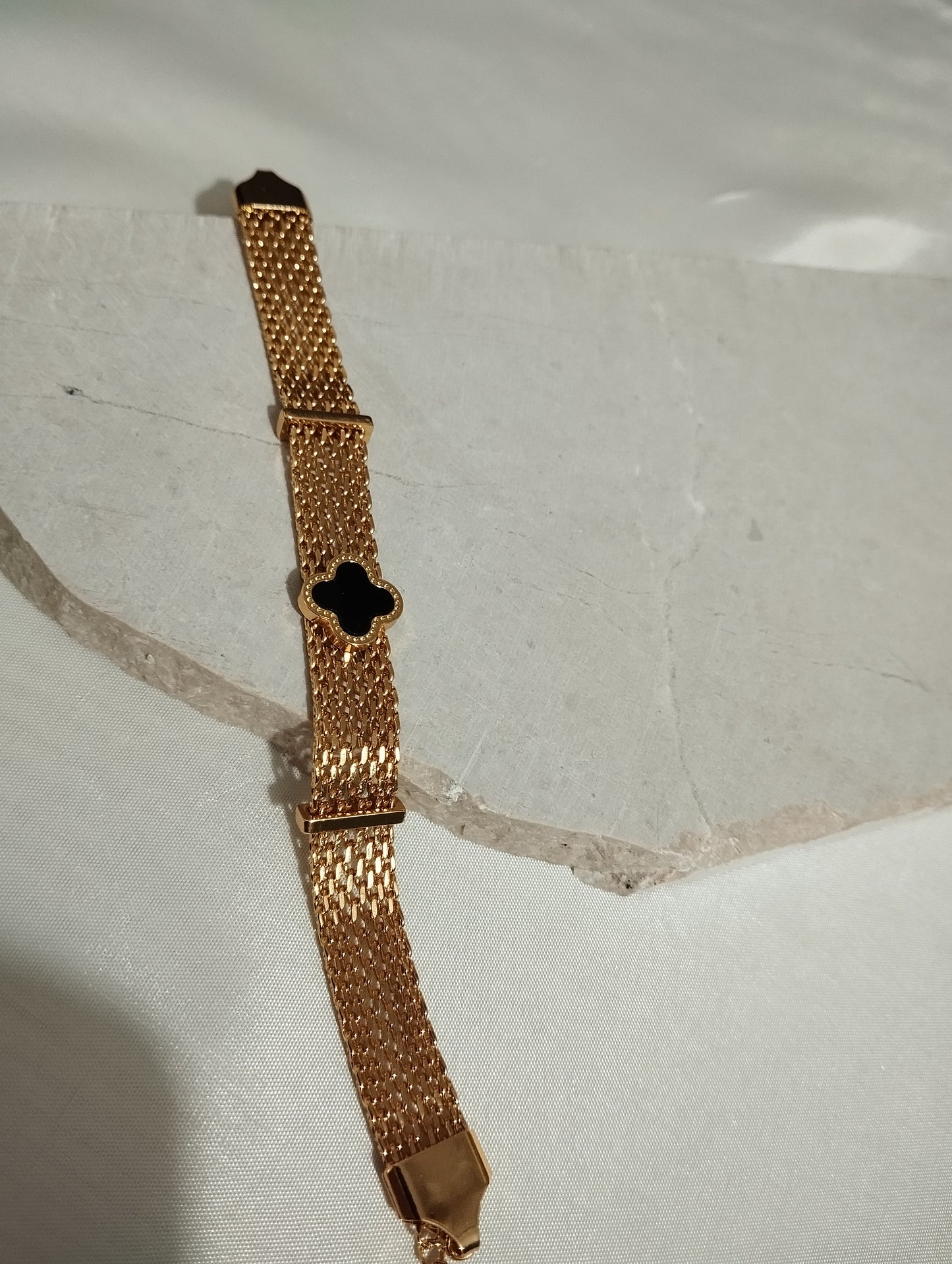 Black Onyx Clover Mesh Bracelet