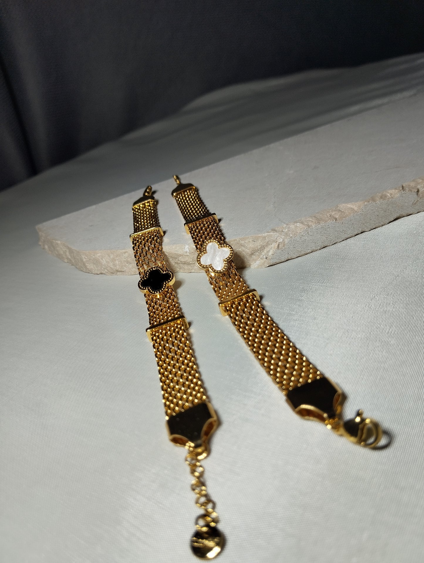 Black Onyx Clover Mesh Bracelet